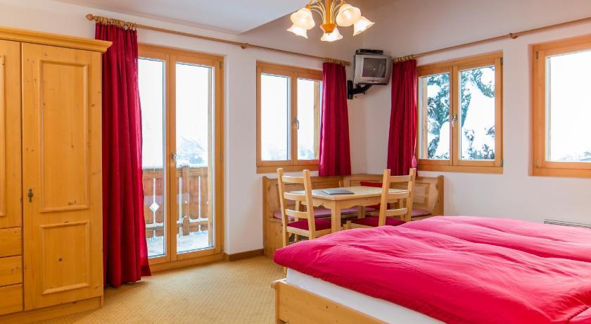 Familienhotel Garni Sporting Bettmeralp Room photo