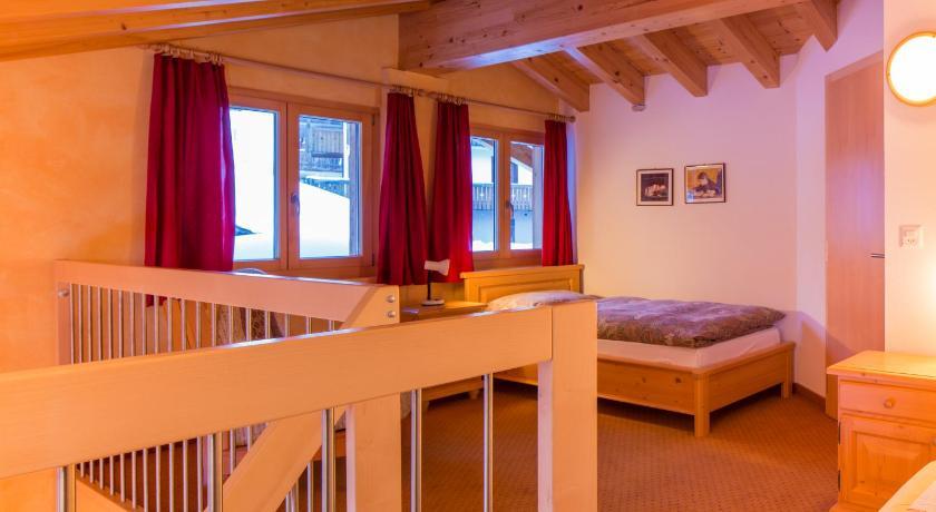 Familienhotel Garni Sporting Bettmeralp Room photo